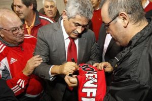 Luis Filipe Vieria. A estas alturas cuatro veces reelegido presidente del Benfica